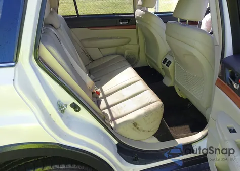 2014 Subaru Outback 3.6R Limited z USA, uszkodzony, nr VIN 4S4BRDMC3E2239690